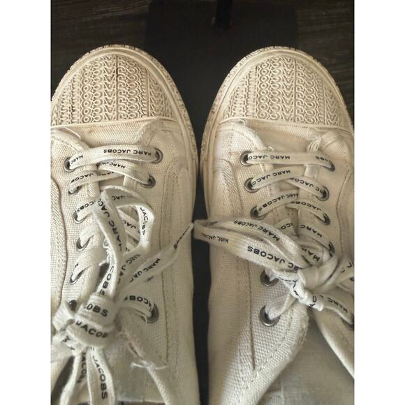 Marc Jacobs “The Sneaker” Distressed White Canvas Shoe Sz. 41 - Picture 4 of 9
